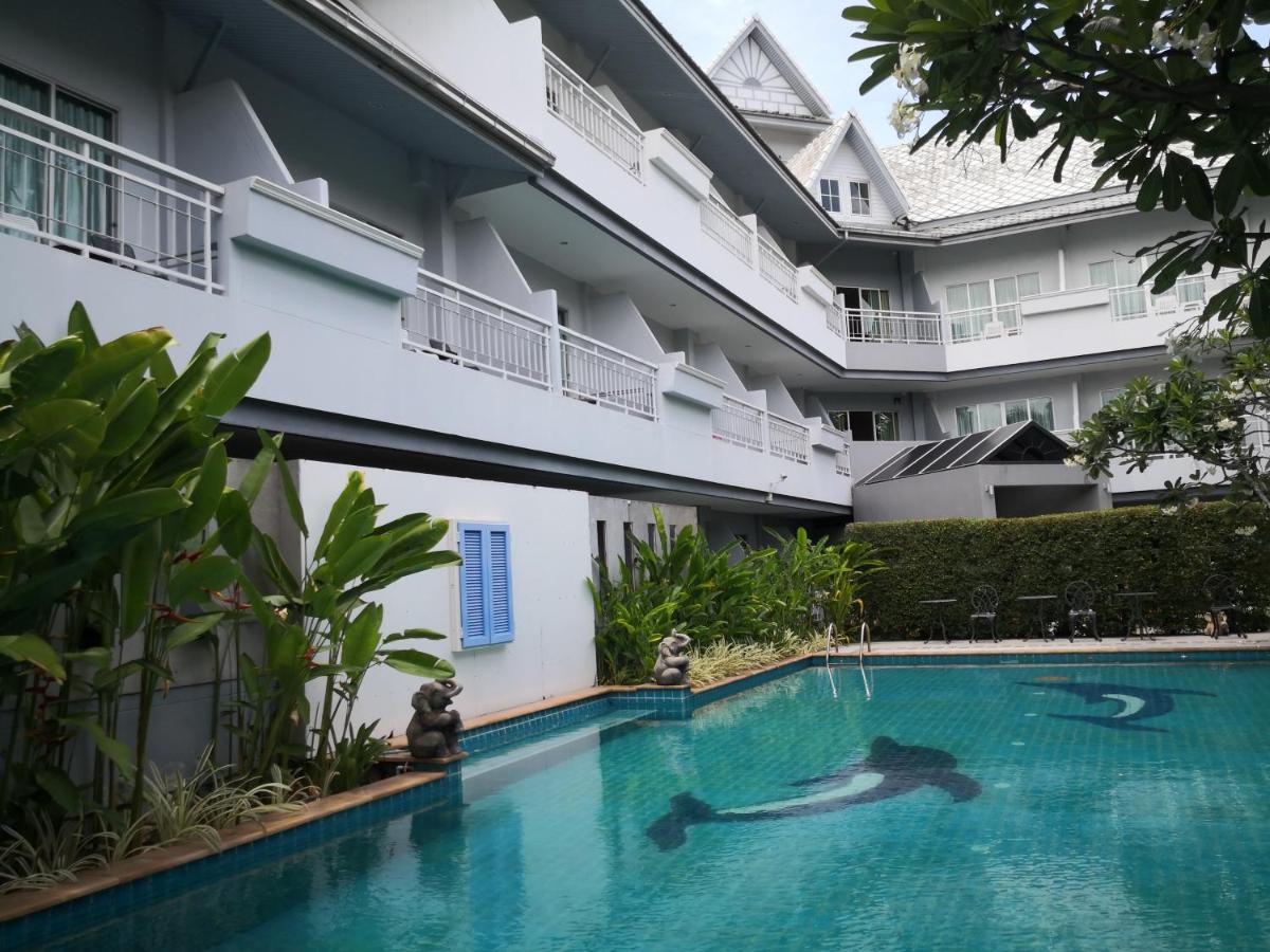 Baan Suksiri Hotel HHQ Zewnętrze zdjęcie