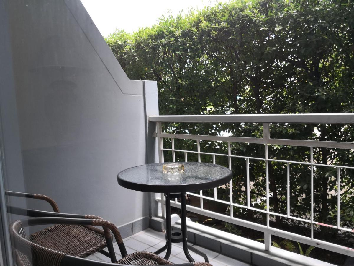 Baan Suksiri Hotel HHQ Zewnętrze zdjęcie