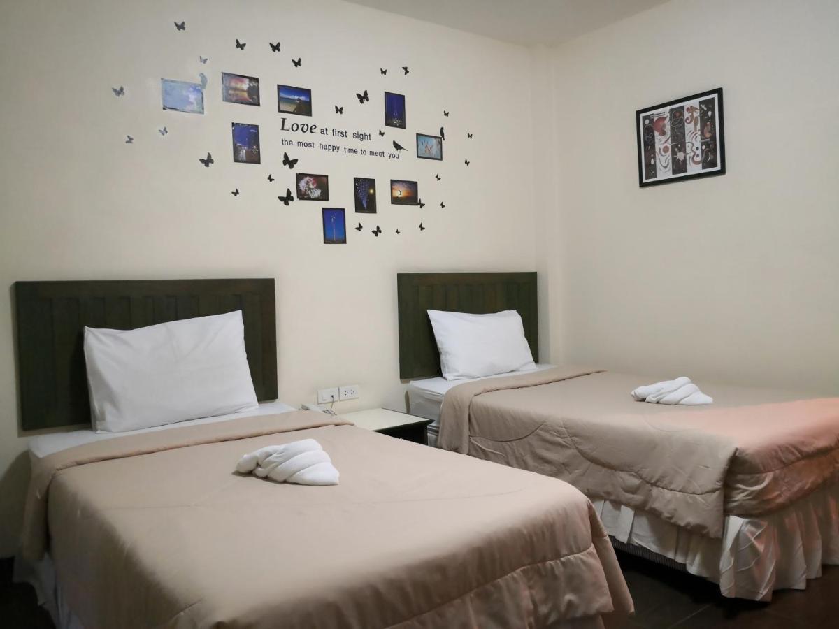 Baan Suksiri Hotel HHQ Zewnętrze zdjęcie