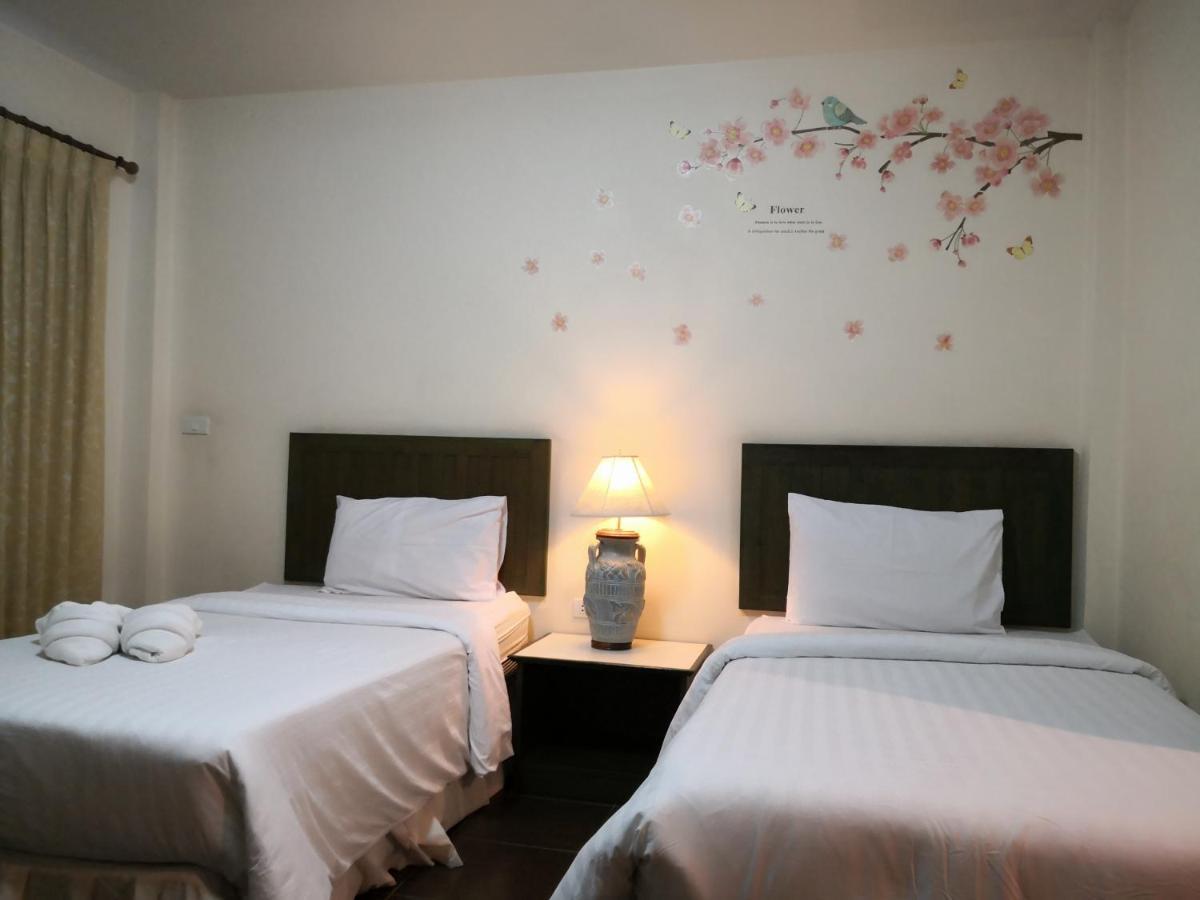 Baan Suksiri Hotel HHQ Zewnętrze zdjęcie
