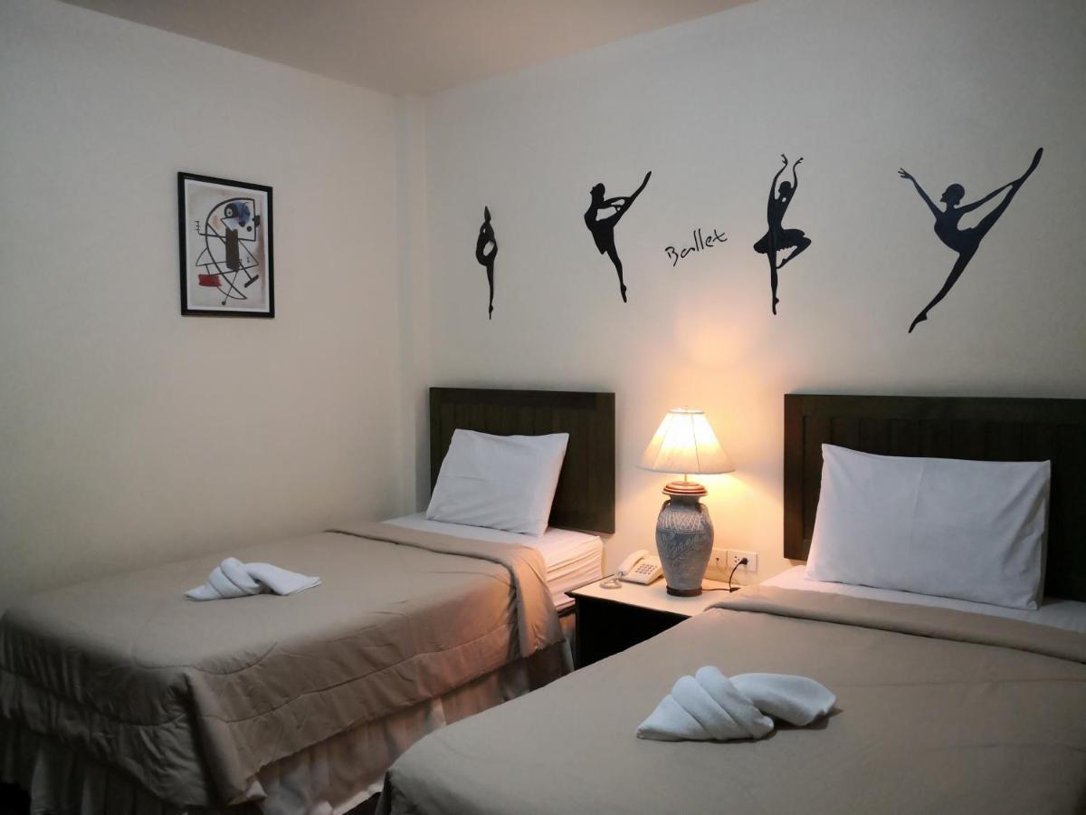 Baan Suksiri Hotel HHQ Zewnętrze zdjęcie