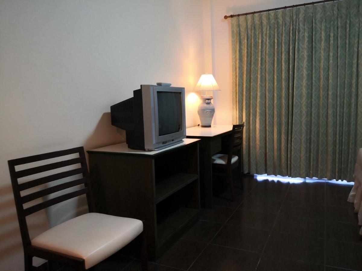 Baan Suksiri Hotel HHQ Zewnętrze zdjęcie