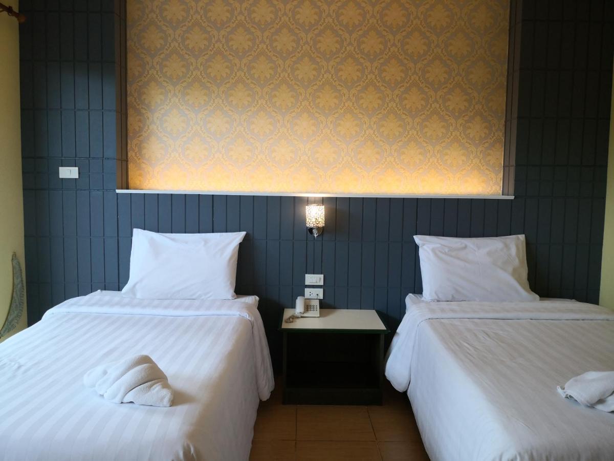Baan Suksiri Hotel HHQ Zewnętrze zdjęcie
