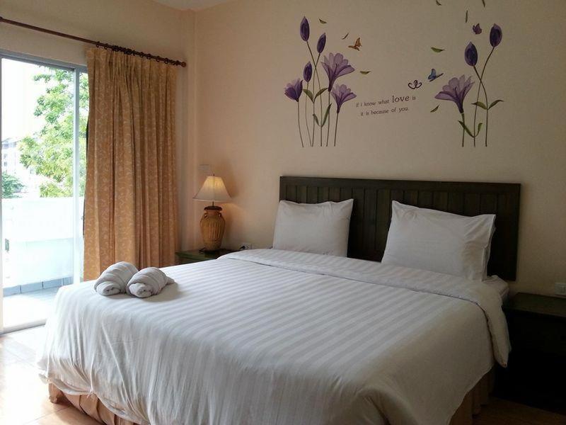 Baan Suksiri Hotel HHQ Zewnętrze zdjęcie