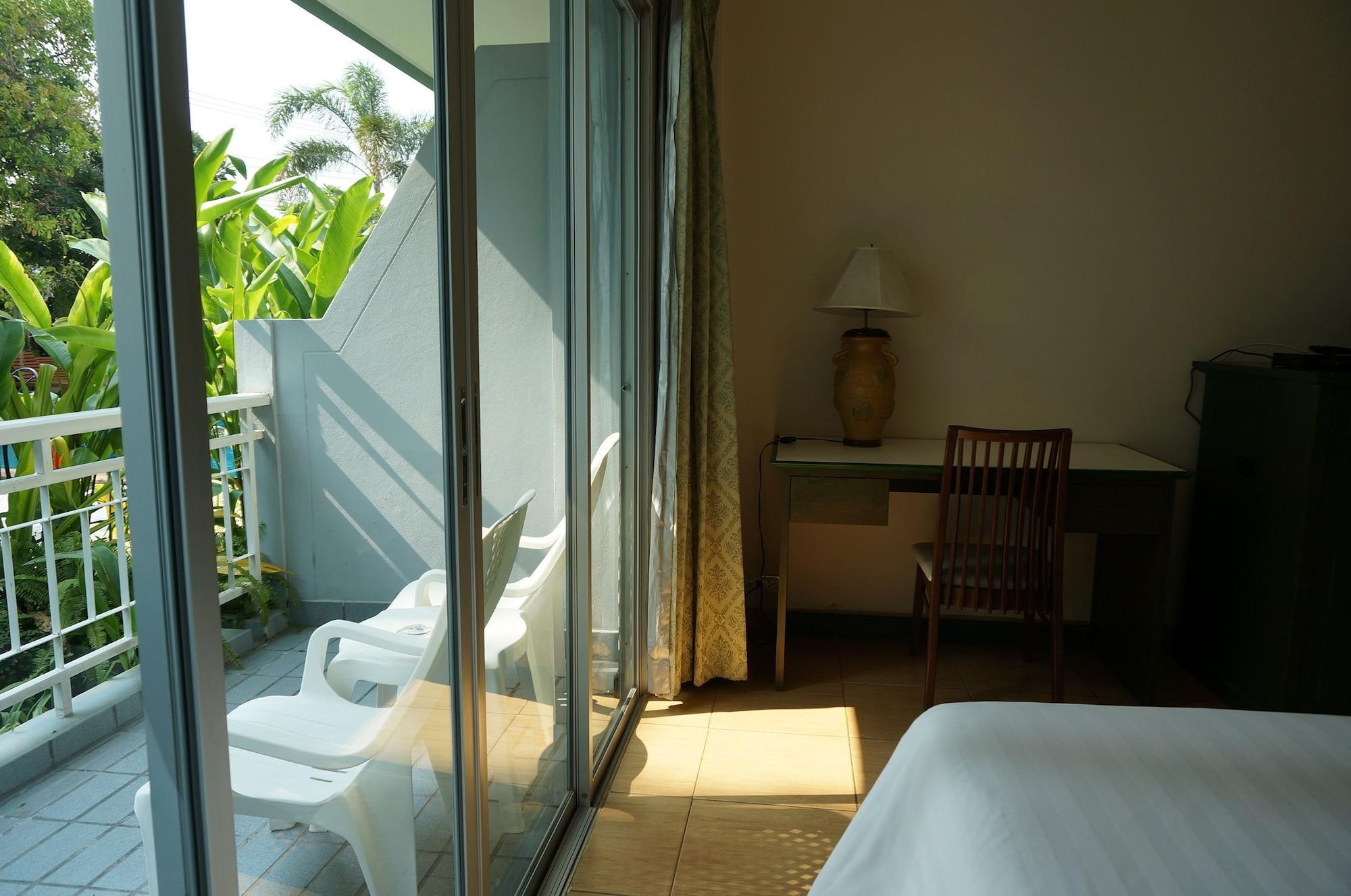 Baan Suksiri Hotel HHQ Zewnętrze zdjęcie