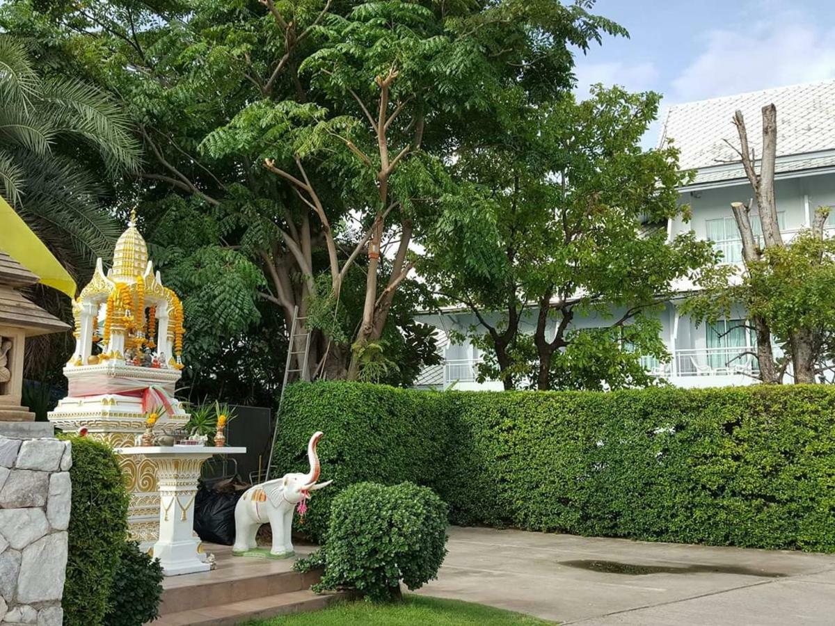 Baan Suksiri Hotel HHQ Zewnętrze zdjęcie