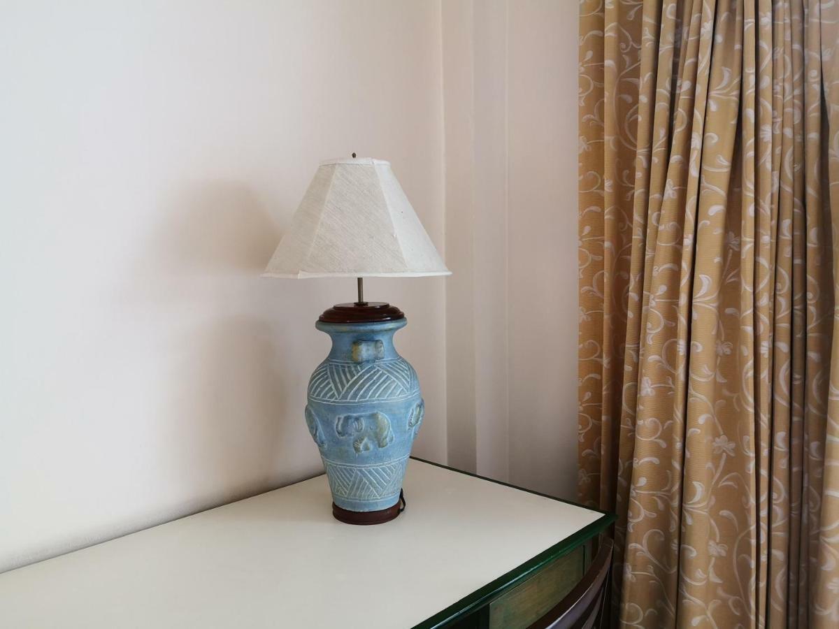 Baan Suksiri Hotel HHQ Zewnętrze zdjęcie