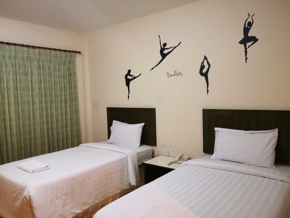 Baan Suksiri Hotel HHQ Zewnętrze zdjęcie