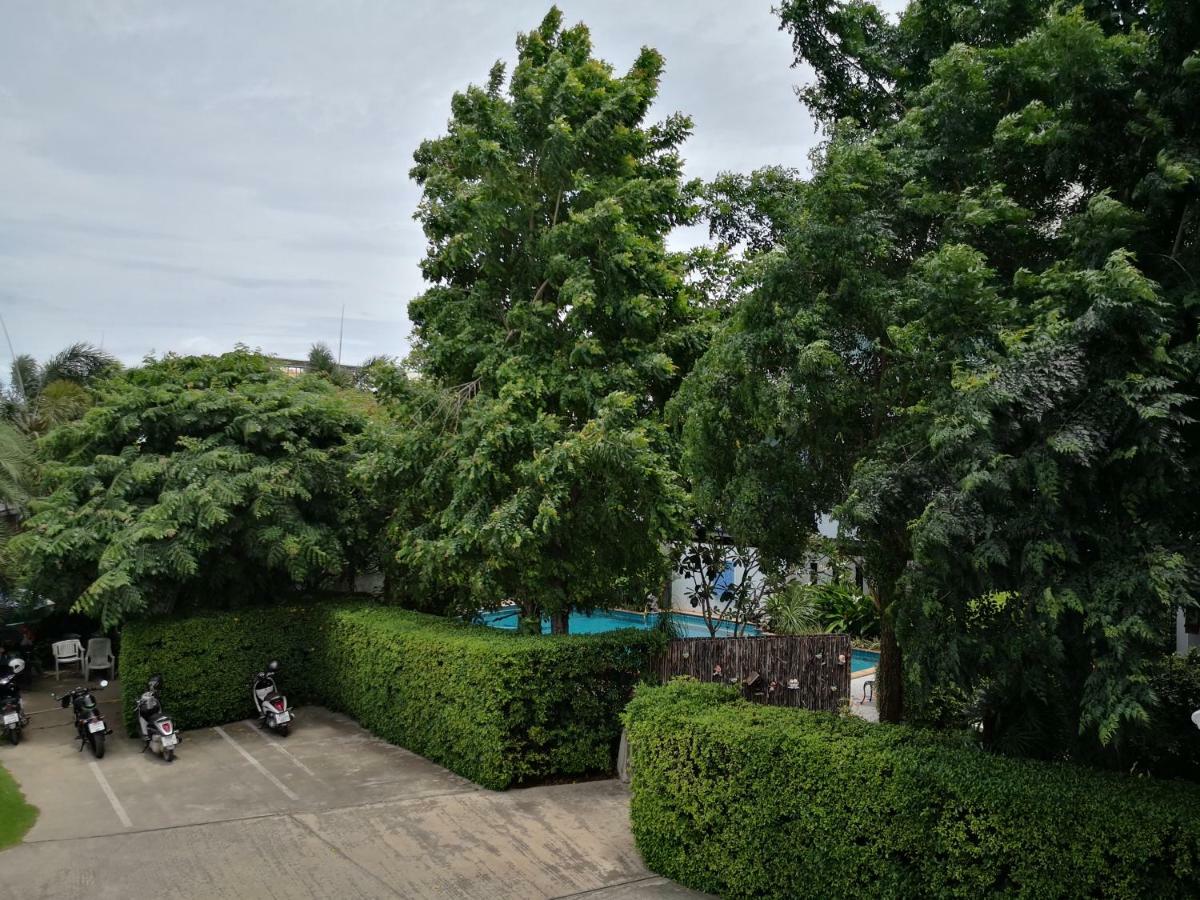 Baan Suksiri Hotel HHQ Zewnętrze zdjęcie